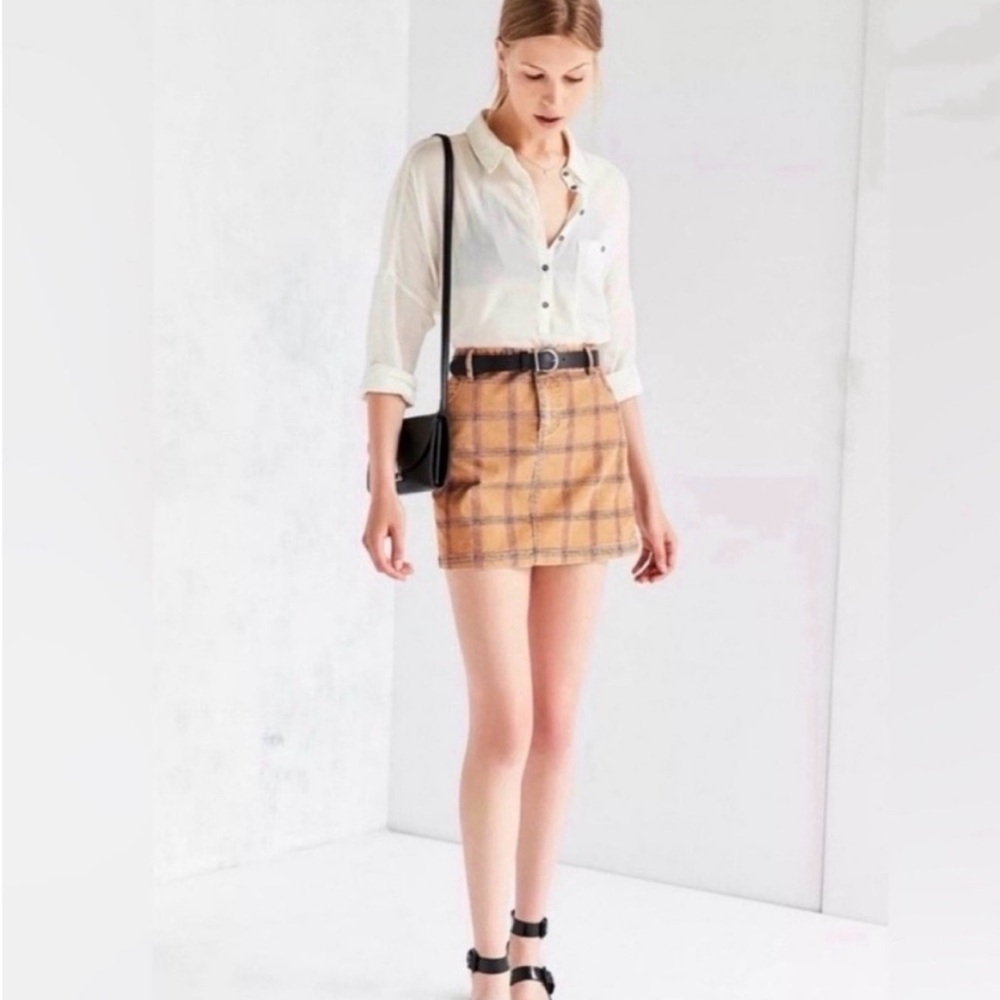 BDG Sybale Gold Plaid Corduroy
Y2K Schoolgirl Academia Mini Skirt -Size 10 - EUC